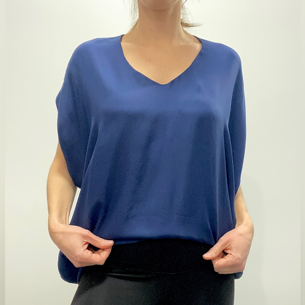 Short sleeve silk top by Vince